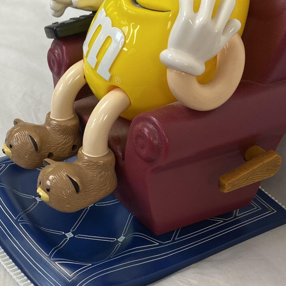 Vintage 1999 M&M's Yellow Candy Dispenser Recliner Chair Remote Couch Potato - Picture 2 of 14